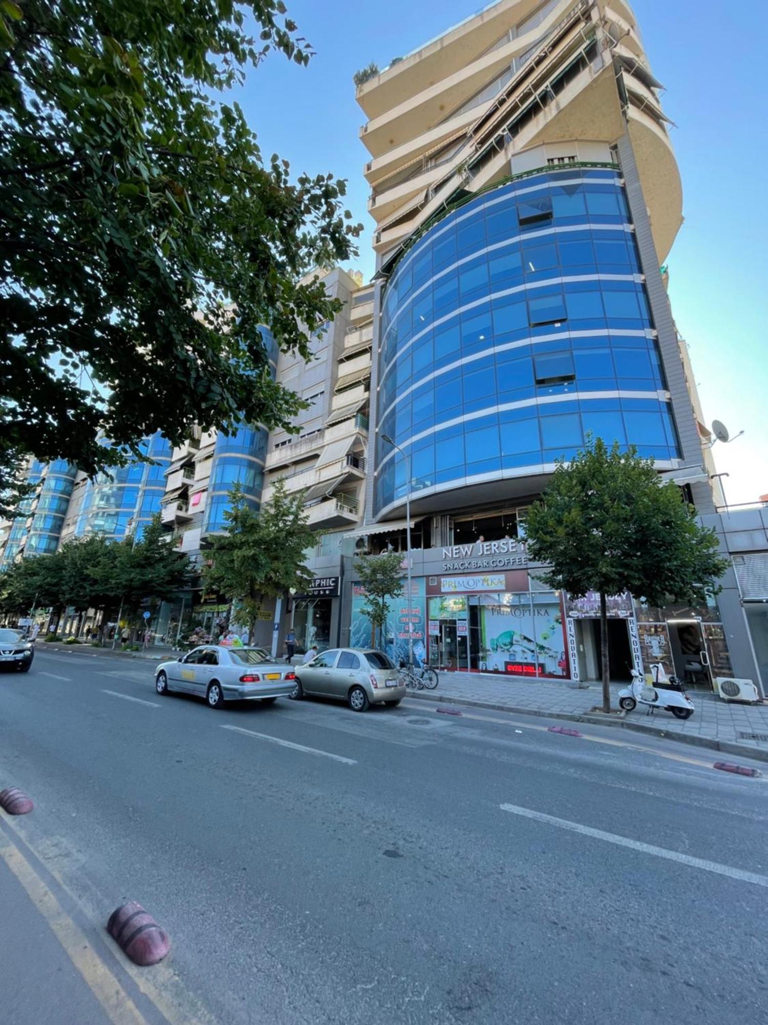 Lux Apartment 地拉那 外观 照片